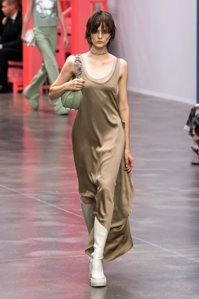 Look 9